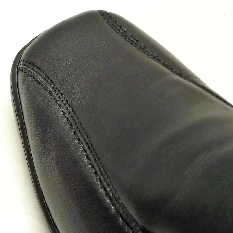 Pinoso's P-5594 Jacobo Black Leather Slip on Loafers